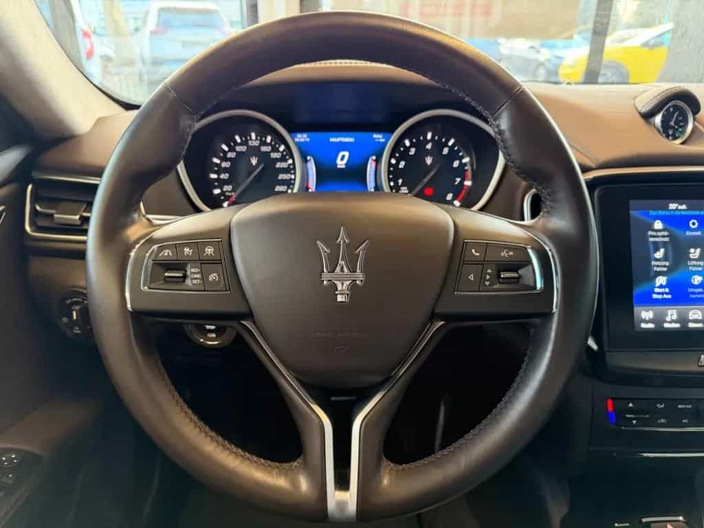 Maserati Ghibli 3.0 V6 GranLusso LED+Navi+SHZ+2xKlima+PDC 05/2018-photo-22