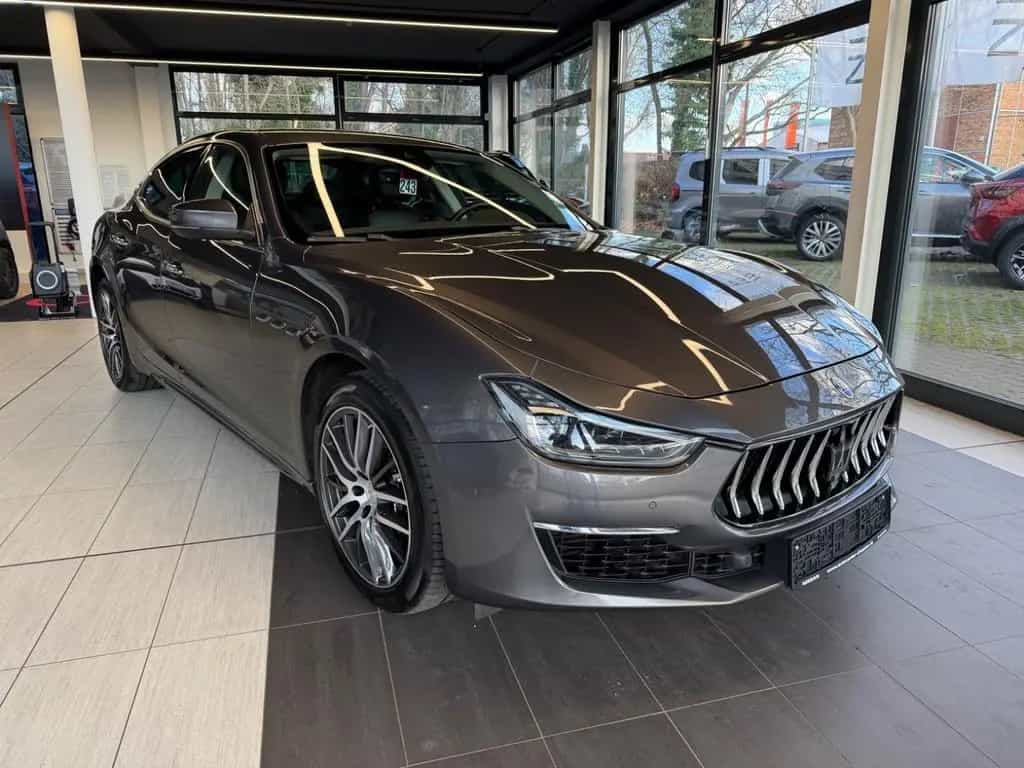 Maserati Ghibli 3.0 V6 GranLusso LED+Navi+SHZ+2xKlima+PDC 05/2018-photo-4