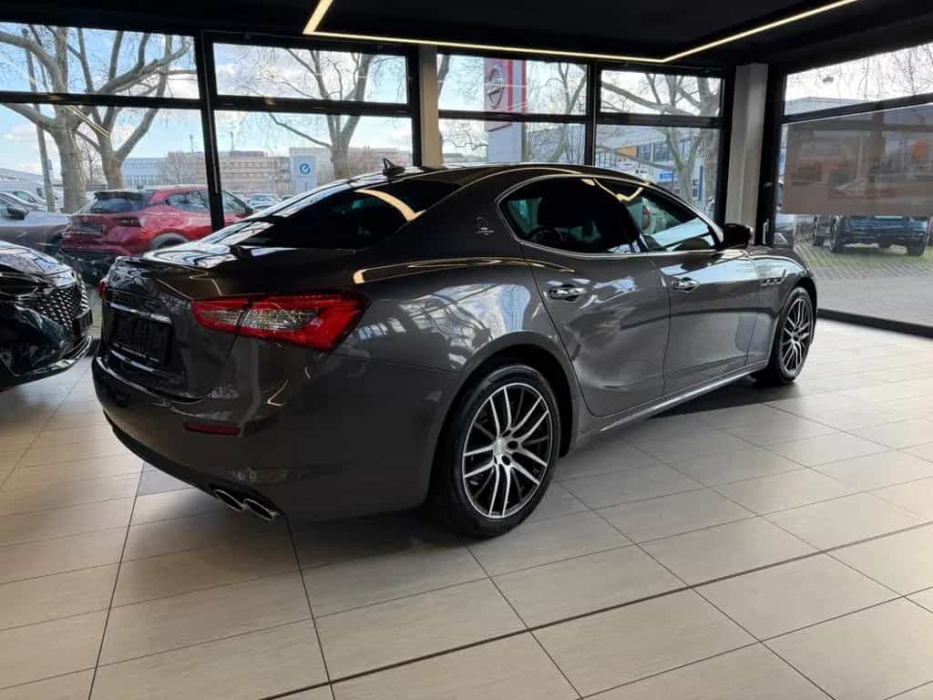 Maserati Ghibli 3.0 V6 GranLusso LED+Navi+SHZ+2xKlima+PDC 05/2018-photo-6