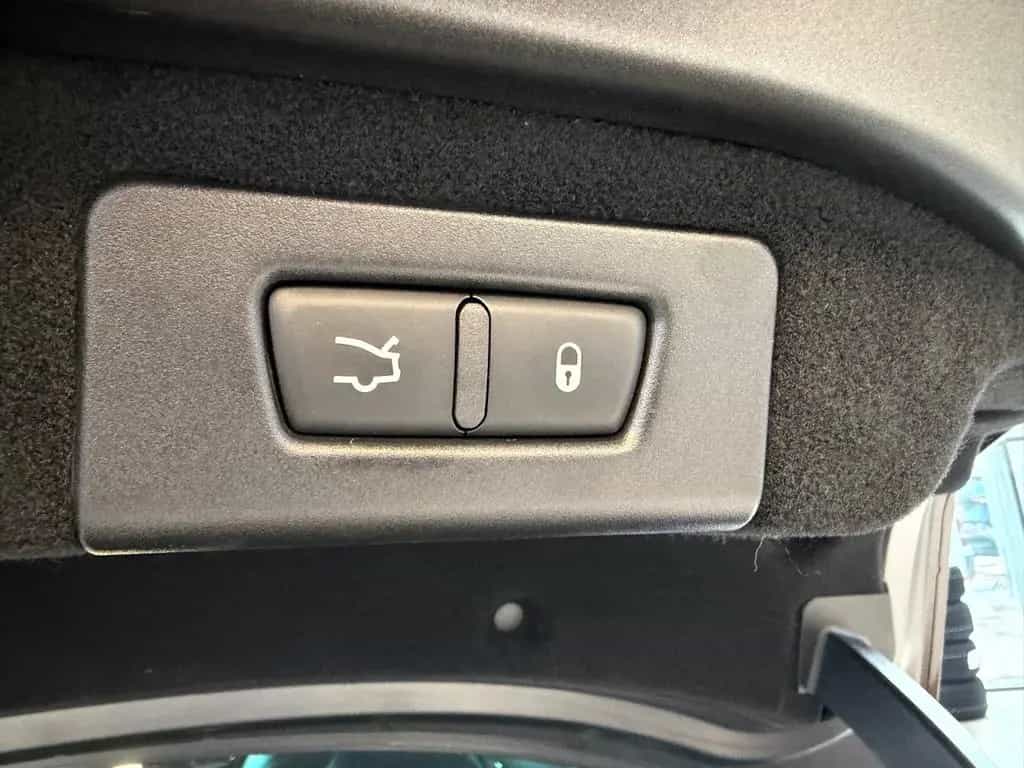 Maserati Ghibli 3.0 V6 GranLusso LED+Navi+SHZ+2xKlima+PDC 05/2018-photo-9