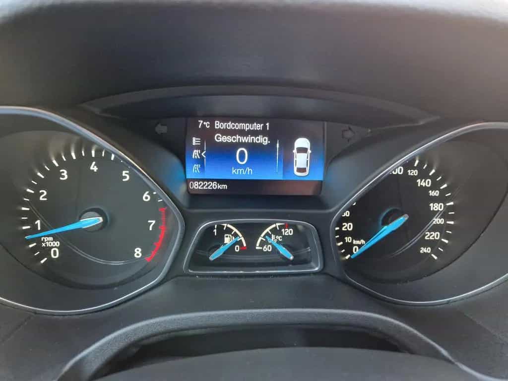 Ford Focus Turnier Klimatro 82Tkm 1Hd Scheckh Tempom 05/2017-photo-13