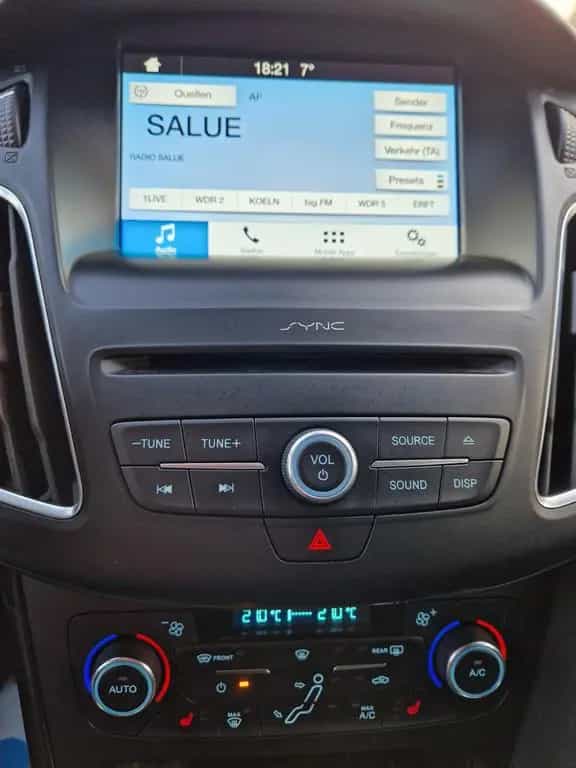 Ford Focus Turnier Klimatro 82Tkm 1Hd Scheckh Tempom 05/2017-photo-16