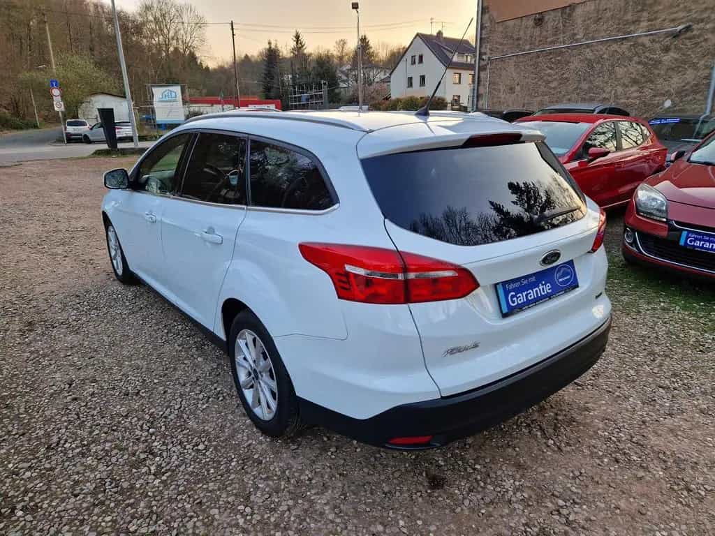 Ford Focus Turnier Klimatro 82Tkm 1Hd Scheckh Tempom 05/2017-photo-5