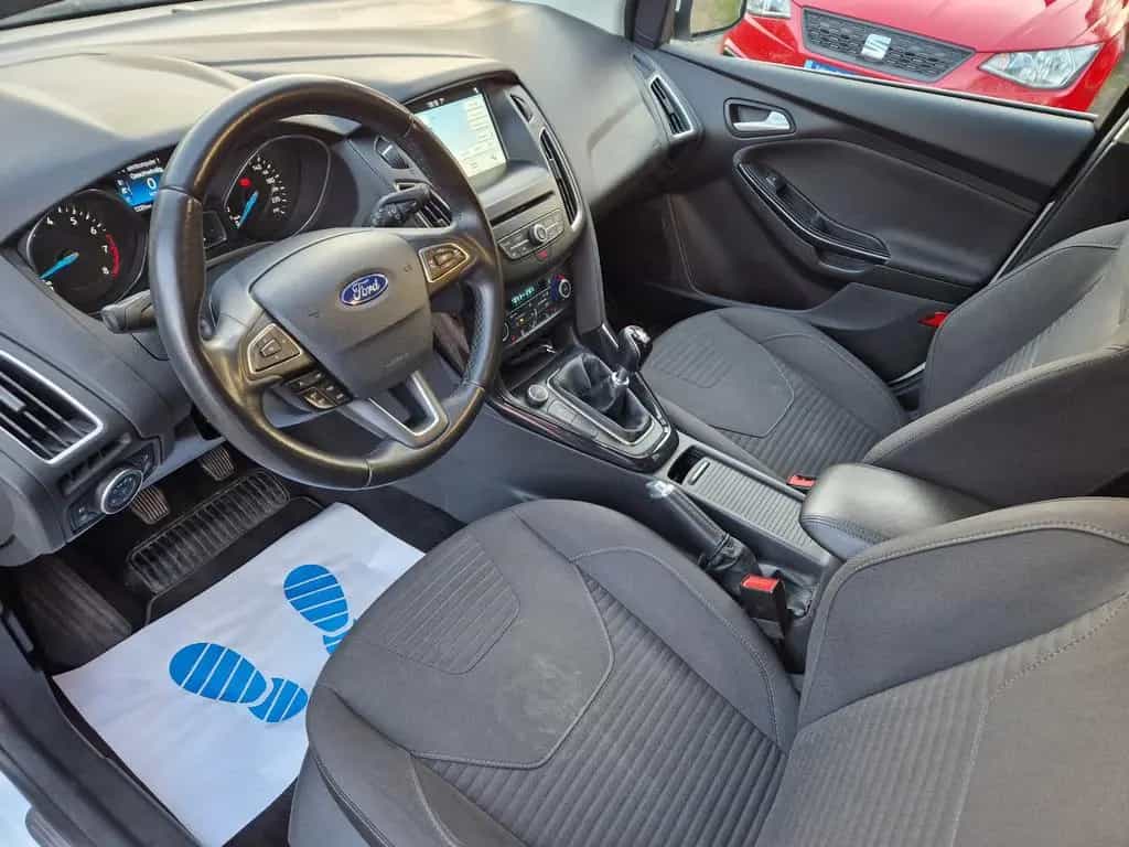 Ford Focus Turnier Klimatro 82Tkm 1Hd Scheckh Tempom 05/2017-photo-8