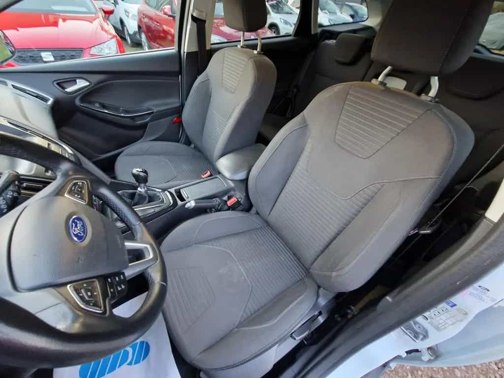 Ford Focus Turnier Klimatro 82Tkm 1Hd Scheckh Tempom 05/2017-photo-9
