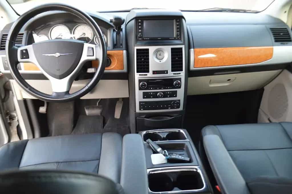 Chrysler Grand Voyager 3.8 V6 Limited, 7zits, Trekhaak, A 06/2008-photo-1