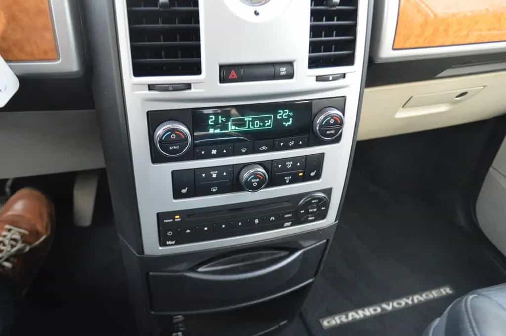 Chrysler Grand Voyager 3.8 V6 Limited, 7zits, Trekhaak, A 06/2008-photo-18