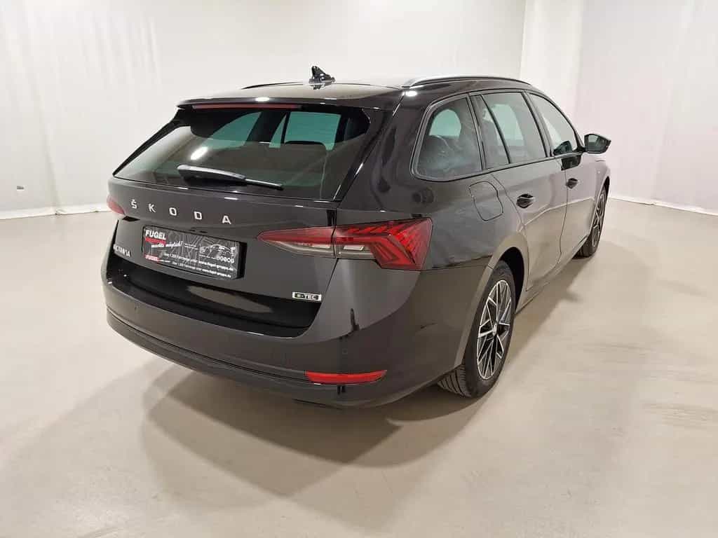 Skoda Octavia Combi 1.5 TSI e-TEC Clever LED|SHZ|ALU|K 12/2021-photo-5