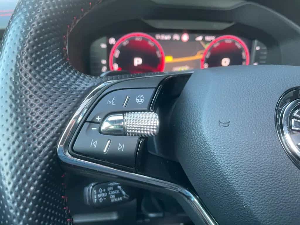 Skoda Kodiaq 2,0 TSi RS 4x4 Pano Columbus 360° LED 04/2022-photo-21