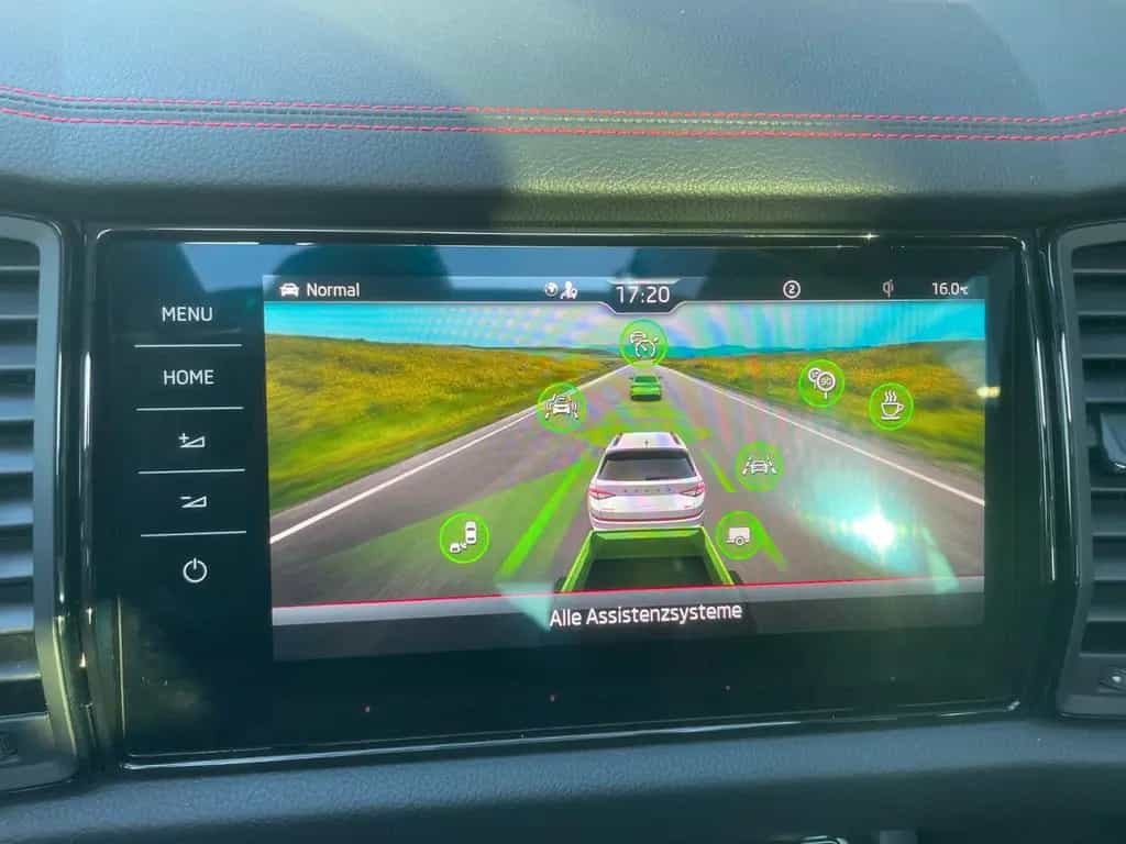 Skoda Kodiaq 2,0 TSi RS 4x4 Pano Columbus 360° LED 04/2022-photo-28