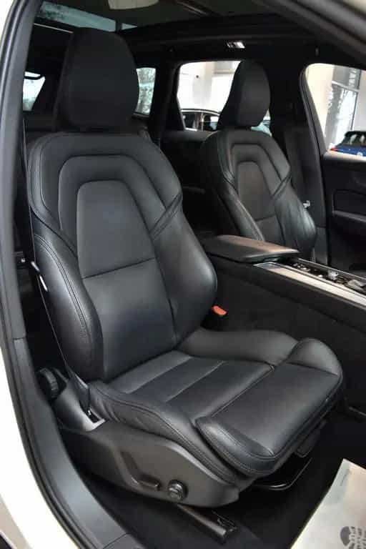 Volvo XC60 D5 AWD~R Design~Leder~Business~I-safe~21" 07/2018-photo-32