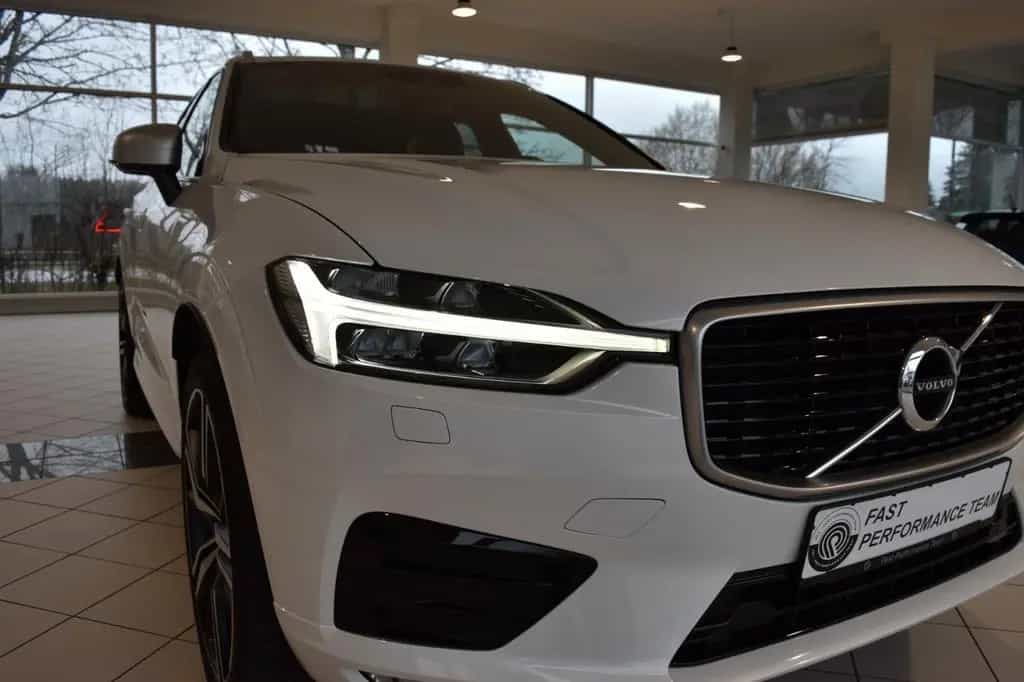Volvo XC60 D5 AWD~R Design~Leder~Business~I-safe~21" 07/2018-photo-9