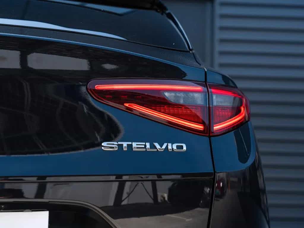 Alfa Romeo Stelvio Veloce Q4 02/2023-photo-24