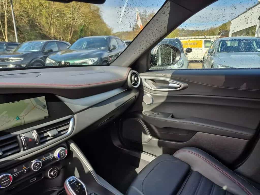 Alfa Romeo Giulia Competizione Q4 Assistenzpaket LED Leder 05/2023-photo-24