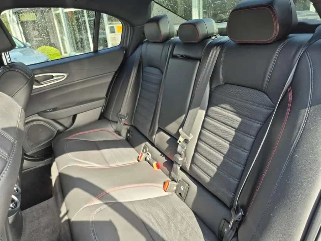 Alfa Romeo Giulia Competizione Q4 Assistenzpaket LED Leder 05/2023-photo-25