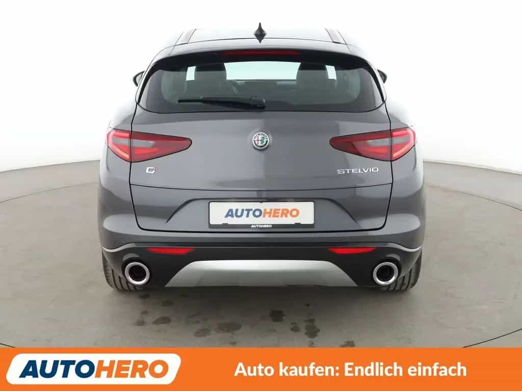Alfa Romeo Stelvio 2.2 JTDM Ti Q4 Aut.*NAV*XENON*ACC*CAM*PDC*SHZ* 12/2021-photo-4