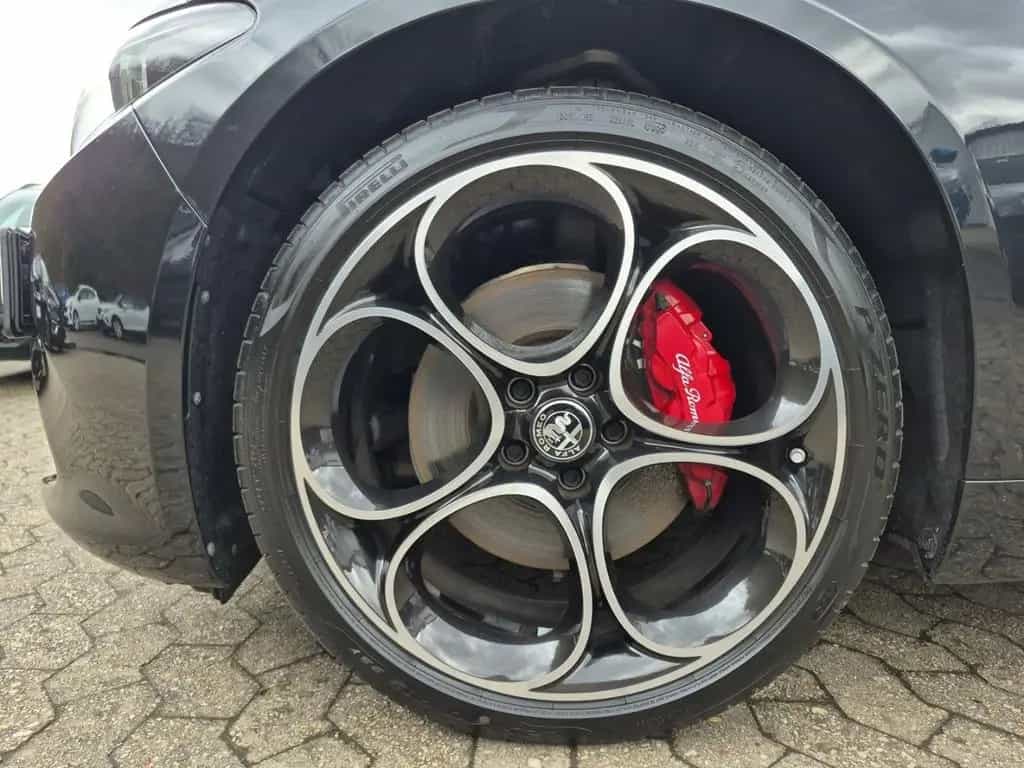 Alfa Romeo Giulia Competizione Q4 LED Leder Navi Rückfahrka 05/2023-photo-12