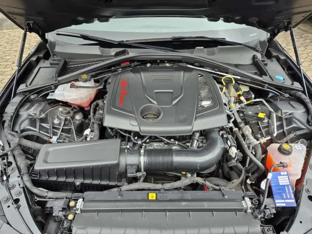 Alfa Romeo Giulia Competizione Q4 LED Leder Navi Rückfahrka 05/2023-photo-15