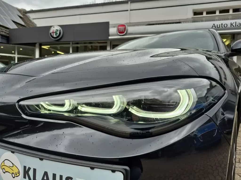 Alfa Romeo Giulia Competizione Q4 LED Leder Navi Rückfahrka 05/2023-photo-16