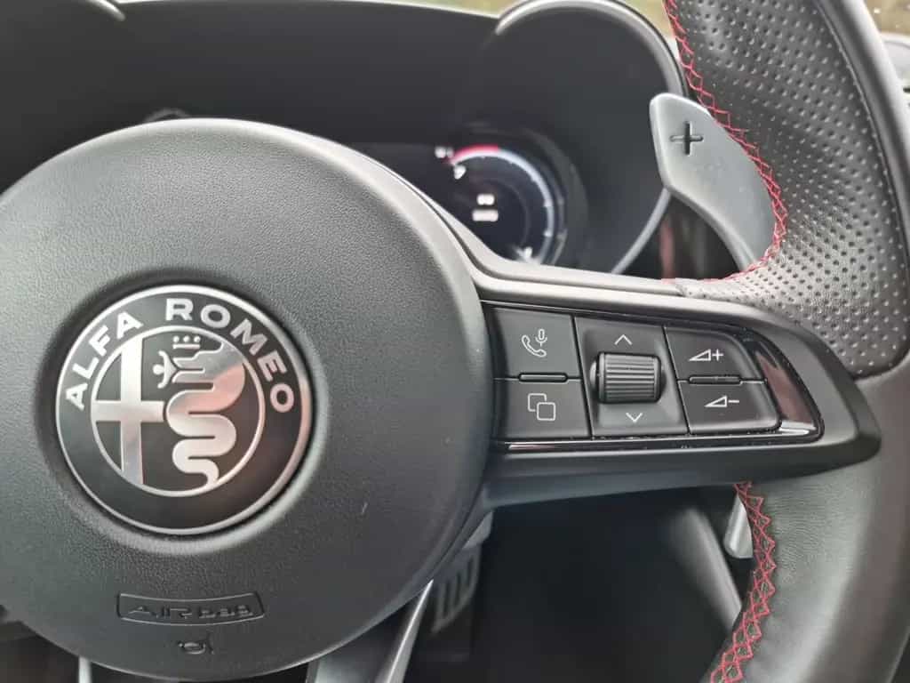Alfa Romeo Giulia Competizione Q4 LED Leder Navi Rückfahrka 05/2023-photo-19