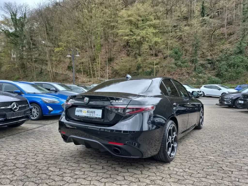 Alfa Romeo Giulia Competizione Q4 LED Leder Navi Rückfahrka 05/2023-photo-2