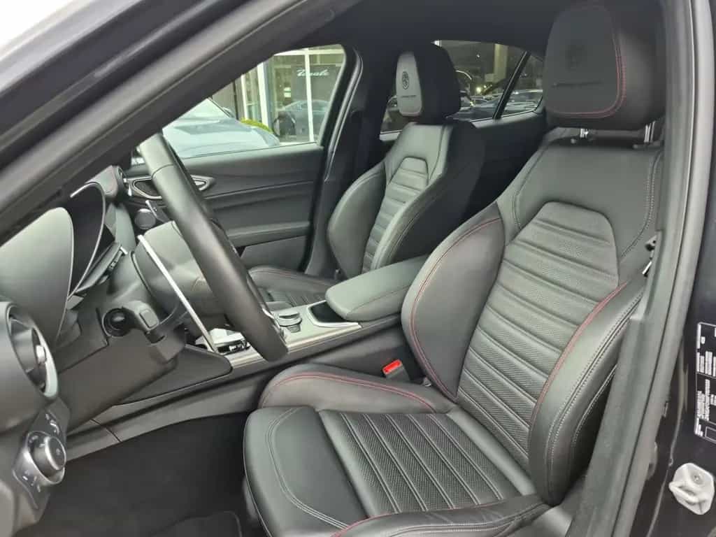 Alfa Romeo Giulia Competizione Q4 LED Leder Navi Rückfahrka 05/2023-photo-6