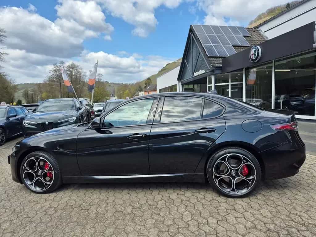 Alfa Romeo Giulia Competizione Q4 Leder Navi Rückfahrkamera 09/2023-photo-1