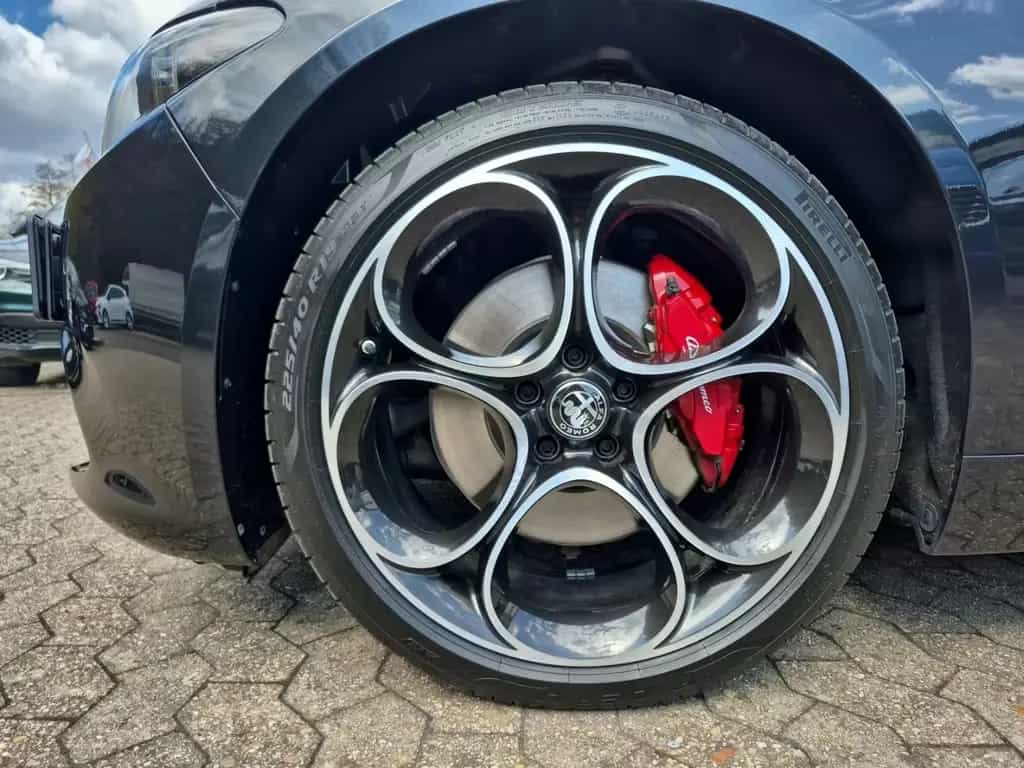 Alfa Romeo Giulia Competizione Q4 Leder Navi Rückfahrkamera 09/2023-photo-12