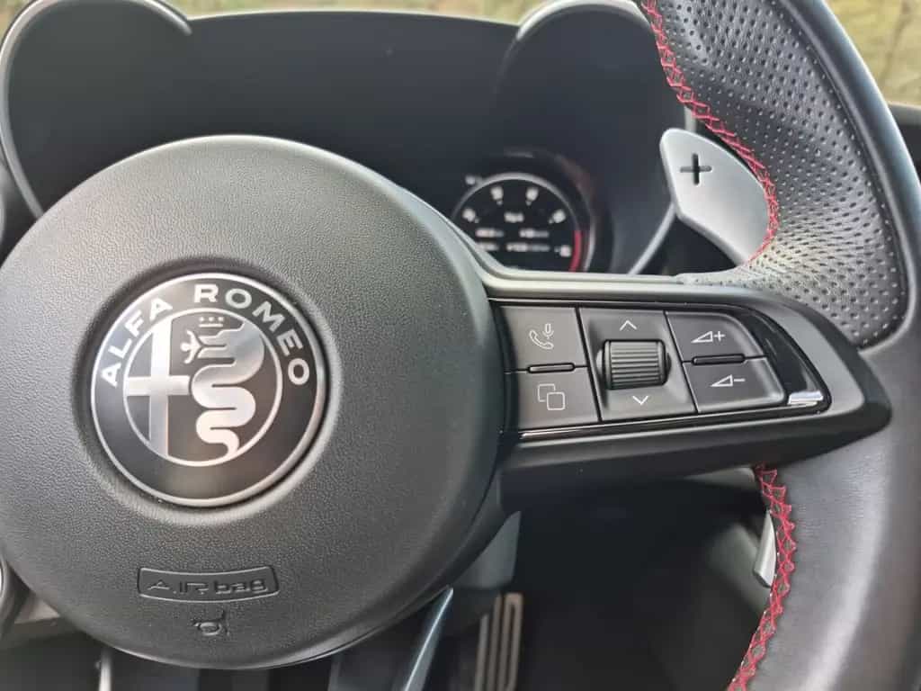 Alfa Romeo Giulia Competizione Q4 Leder Navi Rückfahrkamera 09/2023-photo-21