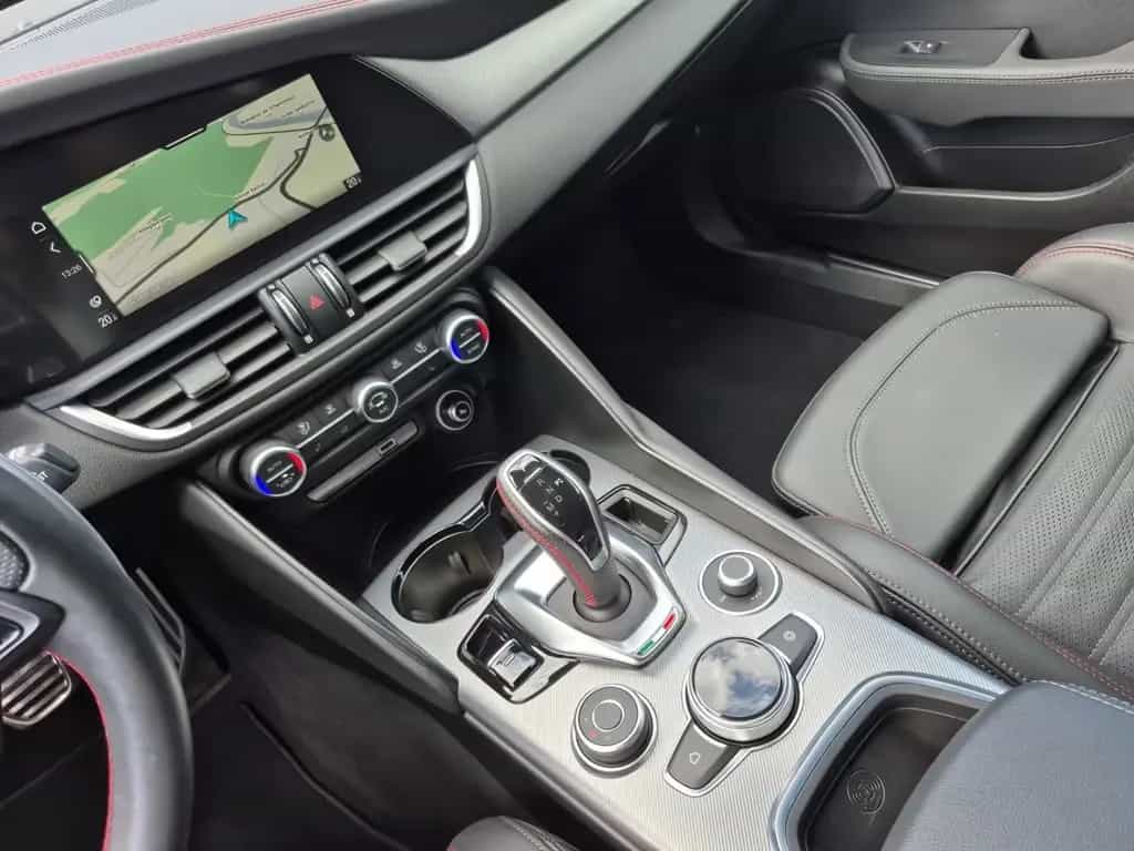 Alfa Romeo Giulia Competizione Q4 Leder Navi Rückfahrkamera 09/2023-photo-22