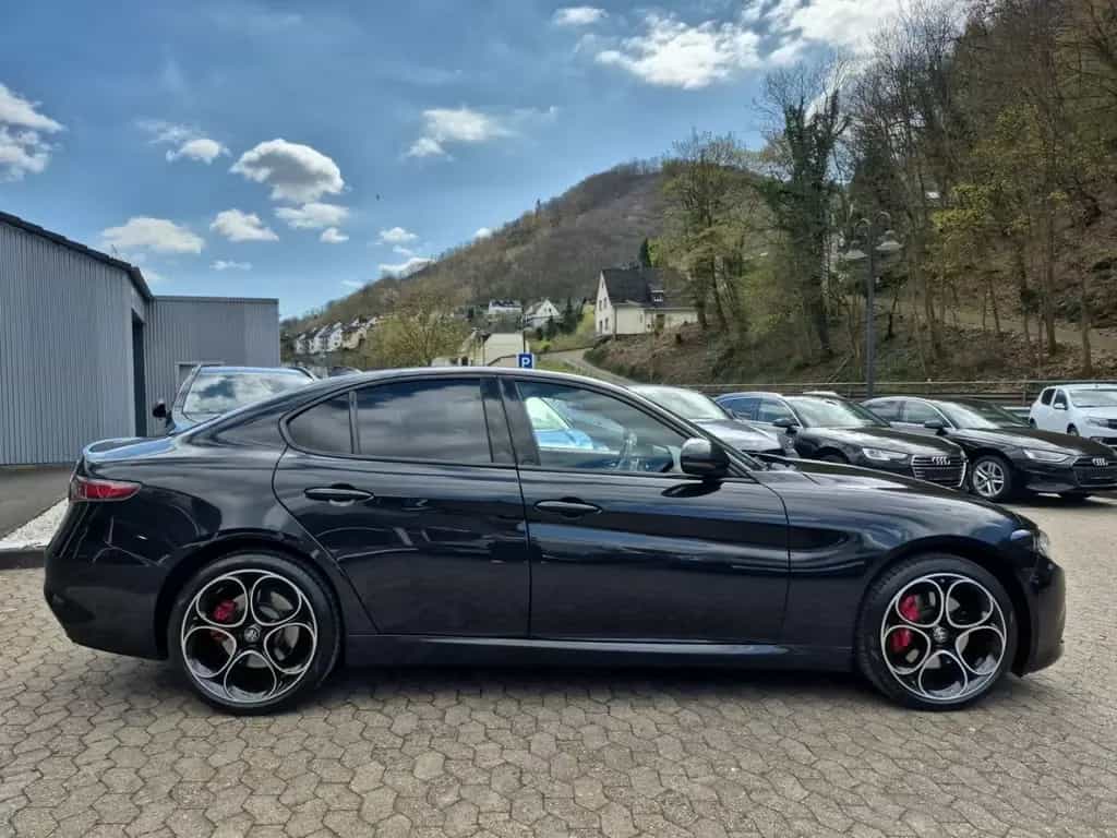 Alfa Romeo Giulia Competizione Q4 Leder Navi Rückfahrkamera 09/2023-photo-3