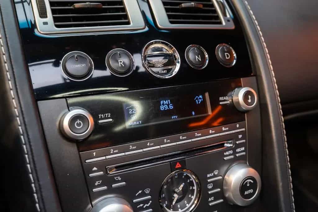 Aston Martin V8 Vantage Roadster 4.7l 05/2009-photo-44