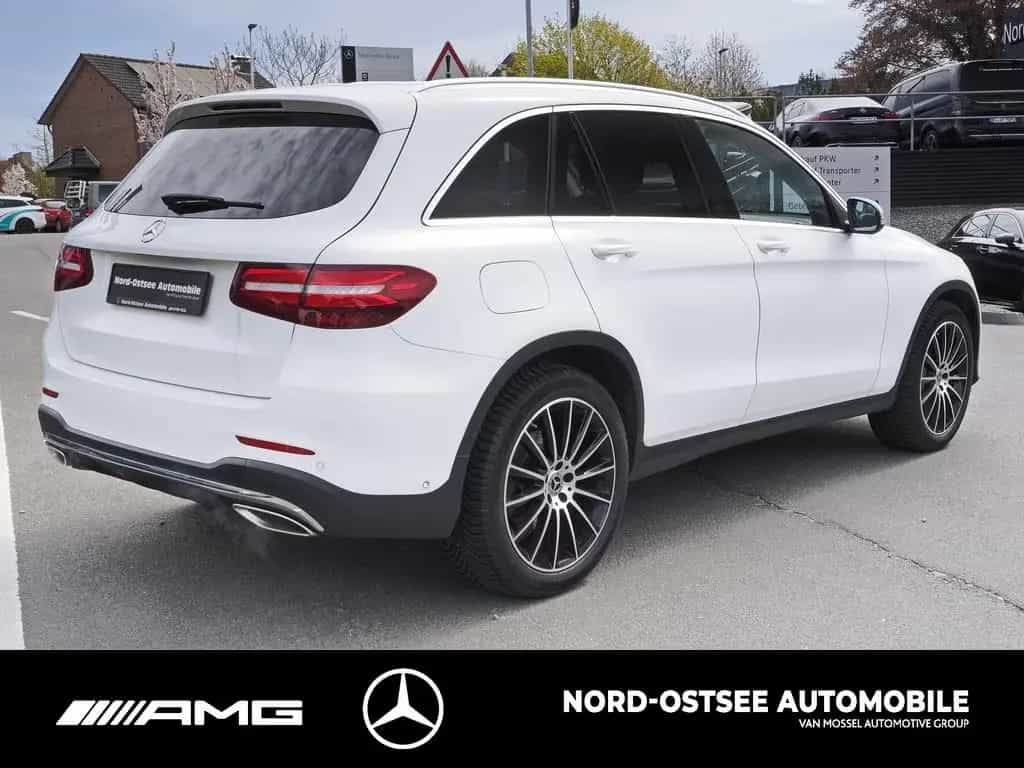Mercedes-Benz GLC 250 4M AMG NAVI LED KAMERA TEMPOMAT SHZ 09/2018-photo-3