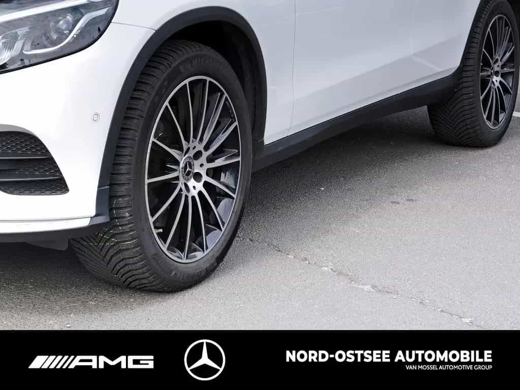 Mercedes-Benz GLC 250 4M AMG NAVI LED KAMERA TEMPOMAT SHZ 09/2018-photo-4