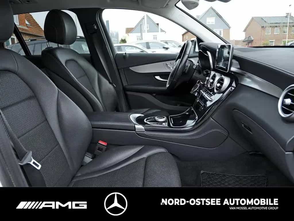 Mercedes-Benz GLC 250 4M AMG NAVI LED KAMERA TEMPOMAT SHZ 09/2018-photo-9