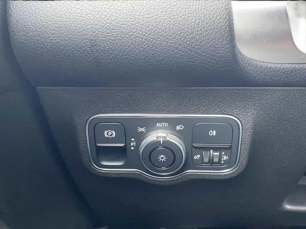Mercedes-Benz GLB 200 d Navi*LED*Leder*Sport*Kamera*SHZ*STHZG 12/2021-photo-24