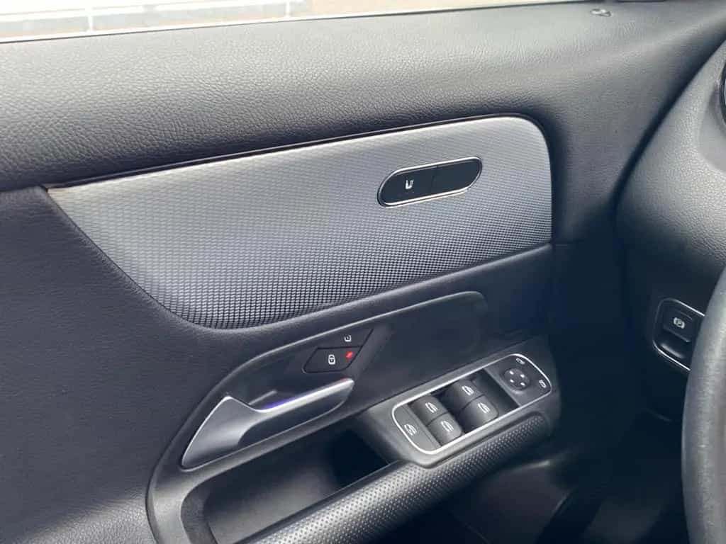 Mercedes-Benz GLB 200 d Navi*LED*Leder*Sport*Kamera*SHZ*STHZG 12/2021-photo-25
