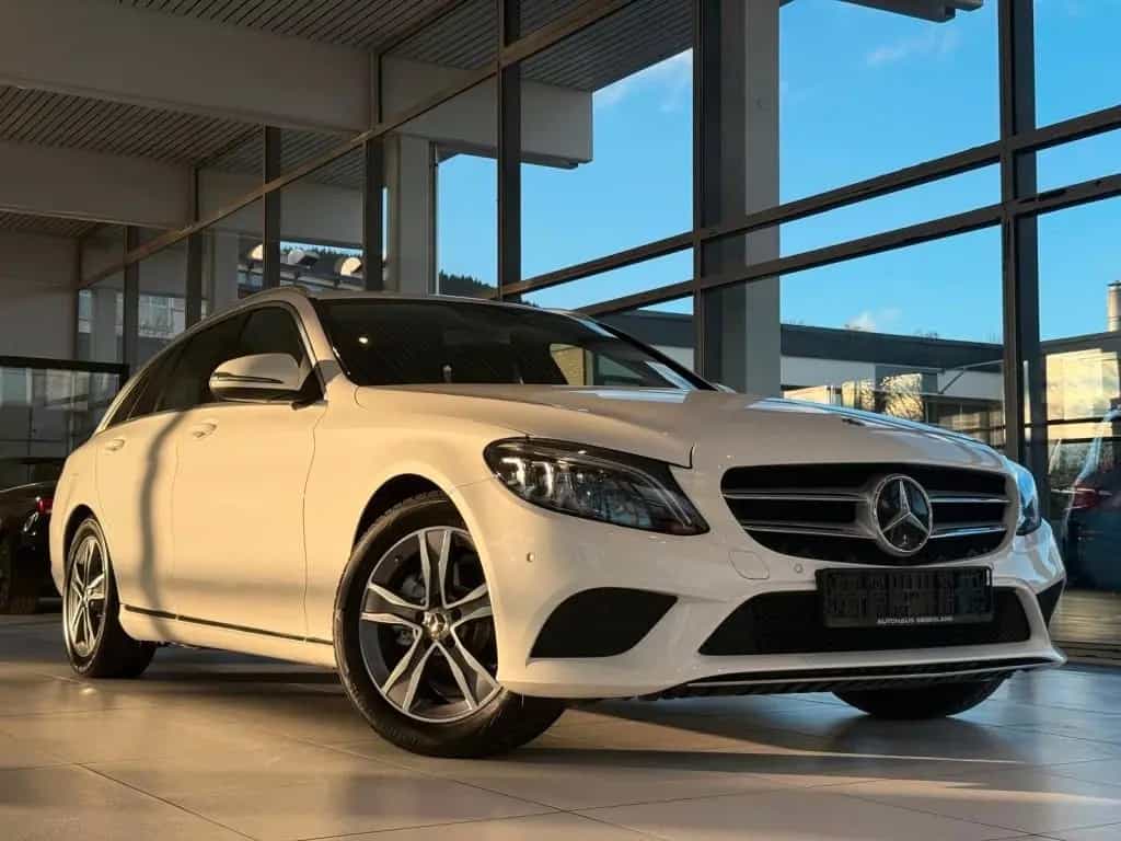 Mercedes-Benz C-Class 200 Rückfahrkamera*Xenon*Navi 02/2019-photo-2