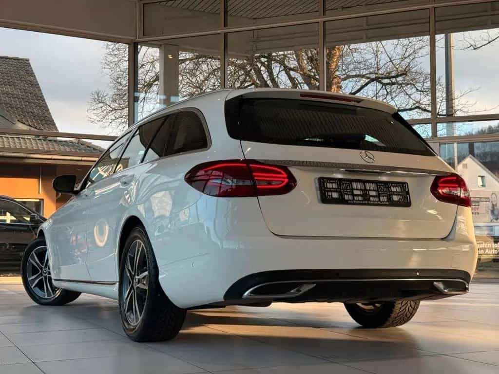 Mercedes-Benz C-Class 200 Rückfahrkamera*Xenon*Navi 02/2019-photo-3