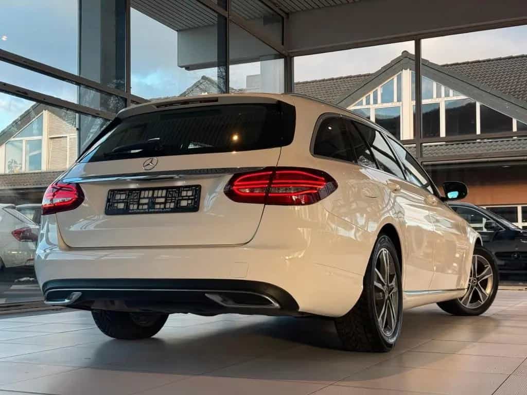 Mercedes-Benz C-Class 200 Rückfahrkamera*Xenon*Navi 02/2019-photo-4