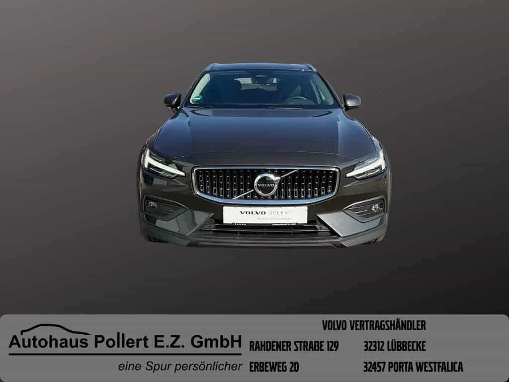 Volvo V60 Cross Country B4 AWD Plus 06/2024-photo-1