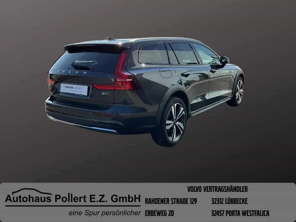 Volvo V60 Cross Country B4 AWD Plus 06/2024-photo-3