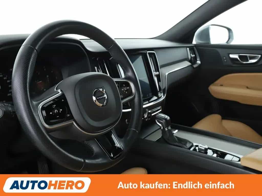 Volvo V60 2.0 D4 Inscription Aut*NAVI*LED*TEMPO*PDC* 09/2018-photo-9