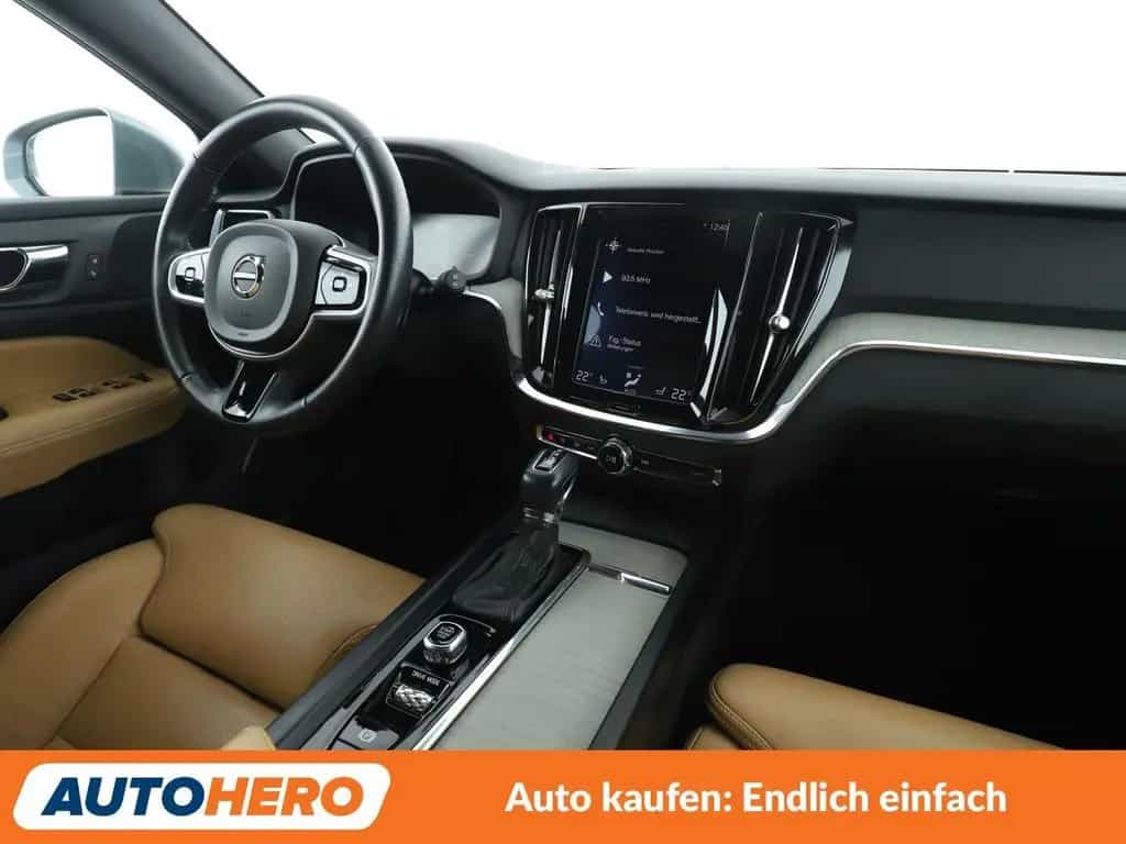 Volvo V60 2.0 D4 Inscription Aut*NAVI*LED*TEMPO*PDC* 09/2018-photo-11