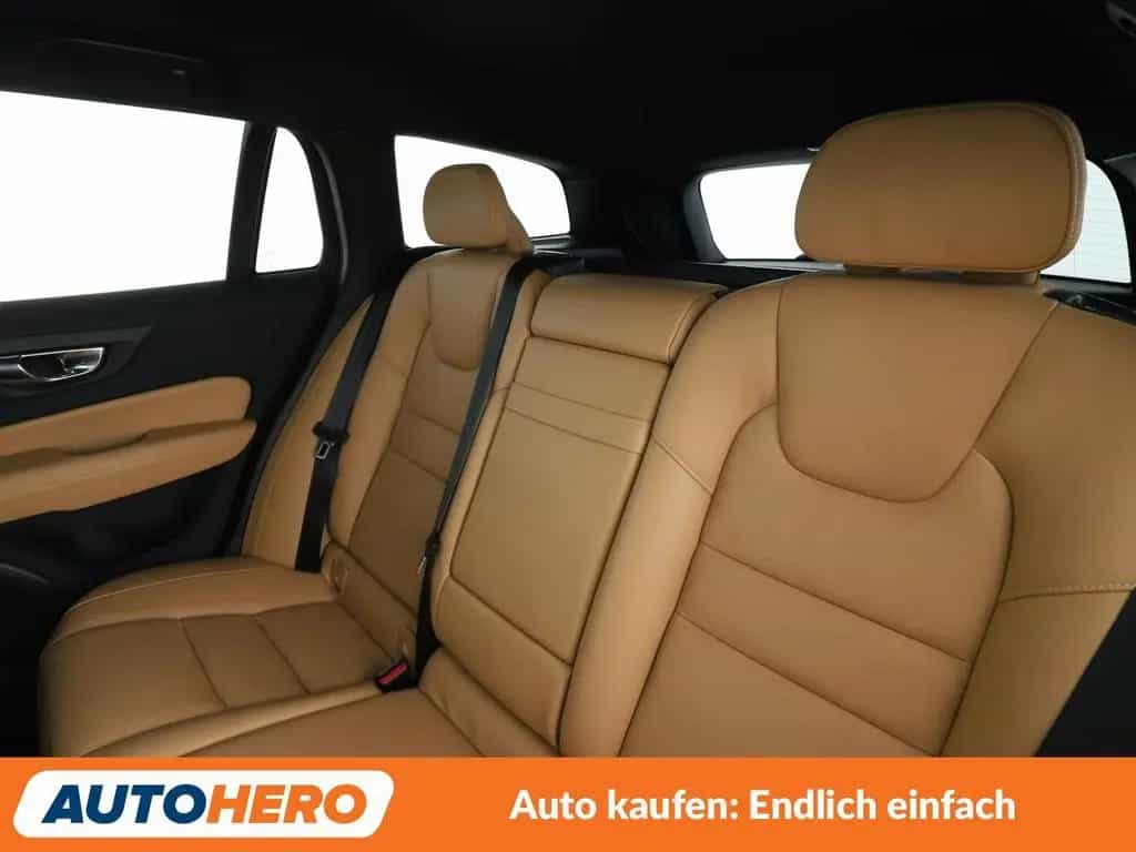 Volvo V60 2.0 D4 Inscription Aut*NAVI*LED*TEMPO*PDC* 09/2018-photo-12