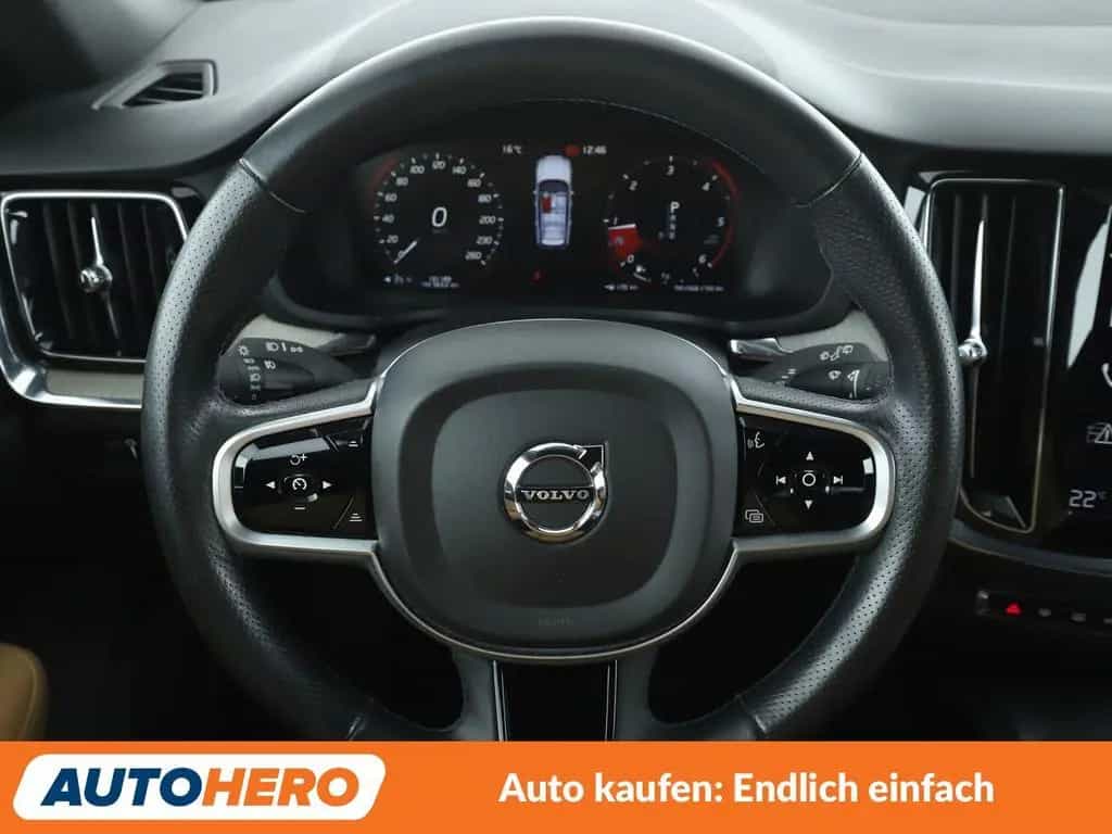 Volvo V60 2.0 D4 Inscription Aut*NAVI*LED*TEMPO*PDC* 09/2018-photo-17