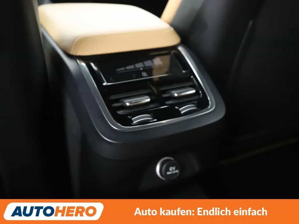 Volvo V60 2.0 D4 Inscription Aut*NAVI*LED*TEMPO*PDC* 09/2018-photo-27