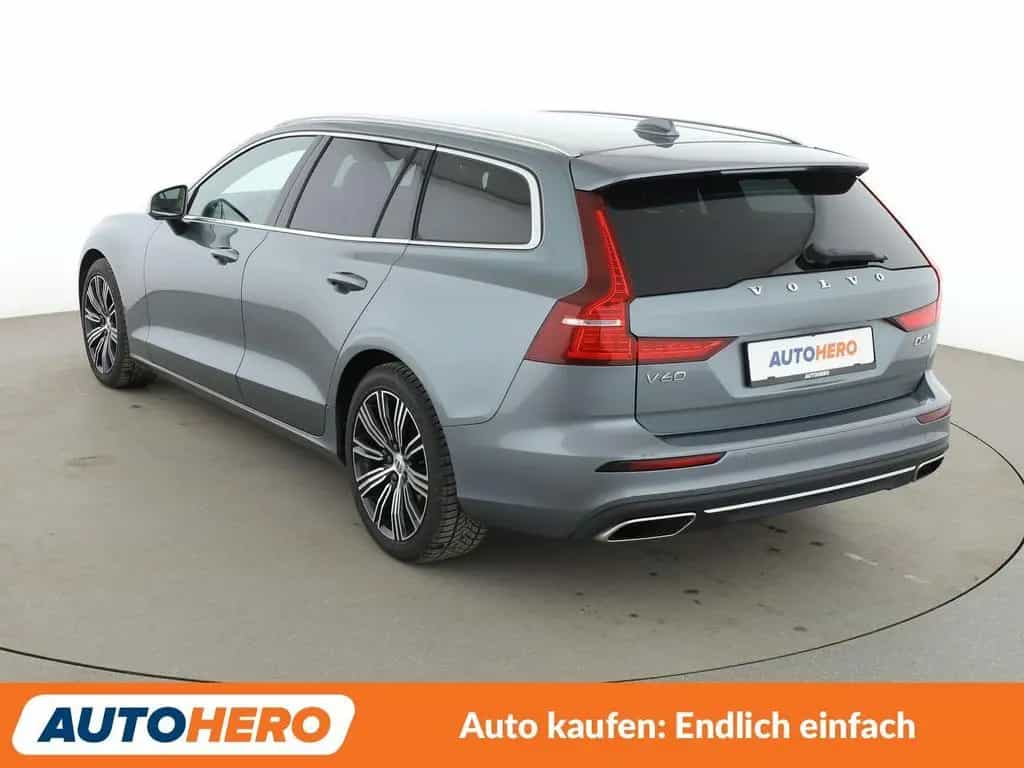 Volvo V60 2.0 D4 Inscription Aut*NAVI*LED*TEMPO*PDC* 09/2018-photo-2