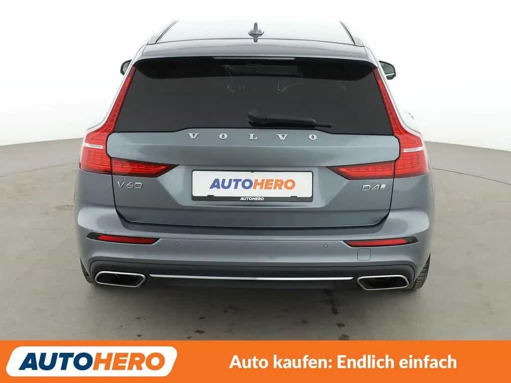 Volvo V60 2.0 D4 Inscription Aut*NAVI*LED*TEMPO*PDC* 09/2018-photo-3