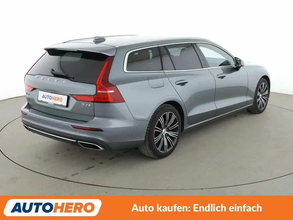Volvo V60 2.0 D4 Inscription Aut*NAVI*LED*TEMPO*PDC* 09/2018-photo-4